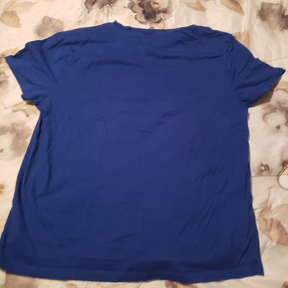 T shirt - Picture 2 of 3